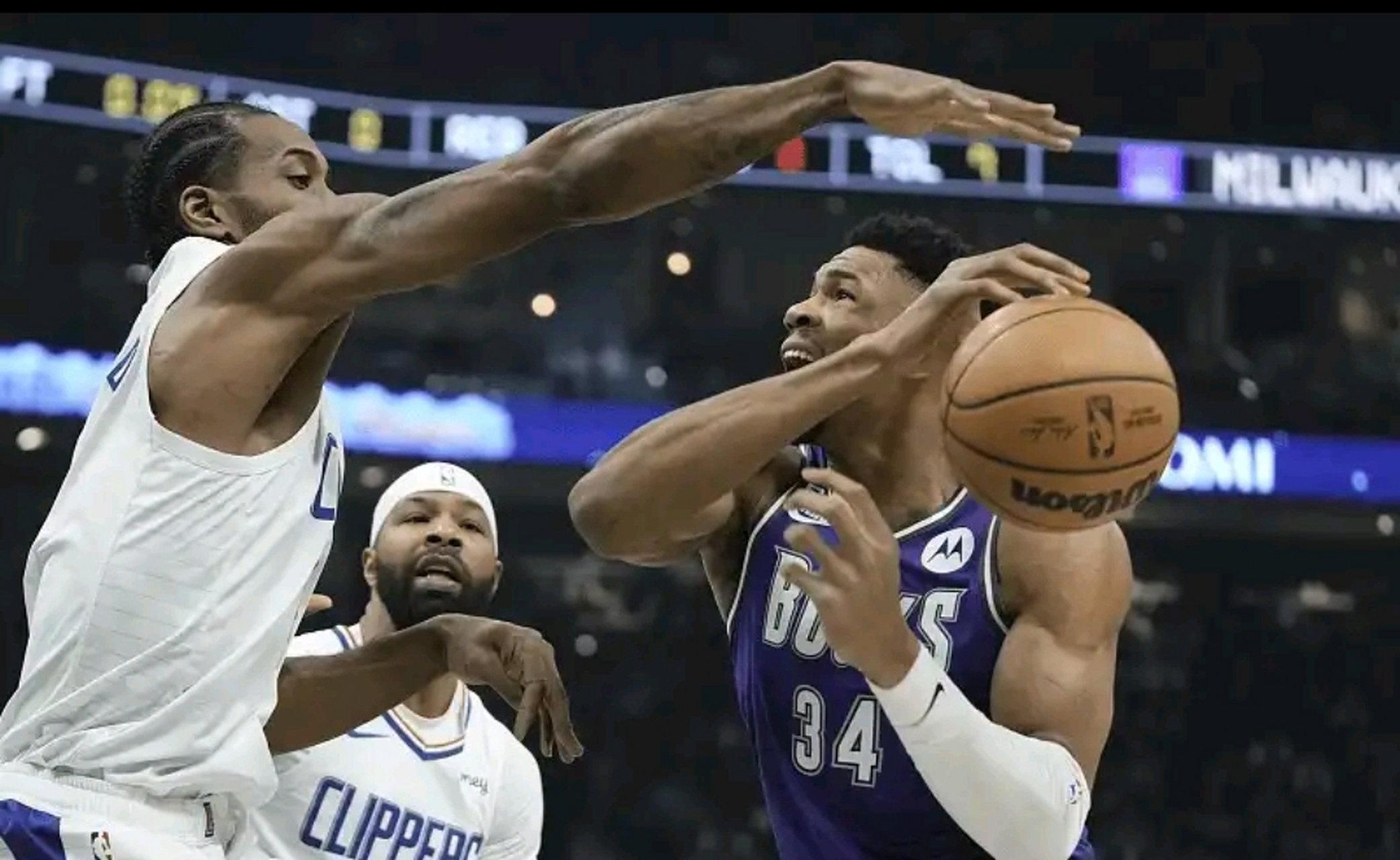 雄鹿横扫对手,字母哥狂砍+得分 雄鹿横扫对手,字母哥狂砍+得分