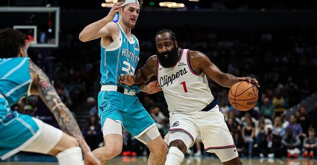 国王轻取浙江队，哈登带队取胜