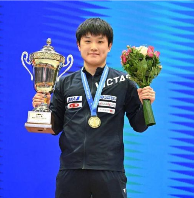 法国乒乓球队鏖战比利时乒乓球队,张本智和制霸全场 法国乒乓球队鏖战比利时乒乓球队,张本智和制霸全场